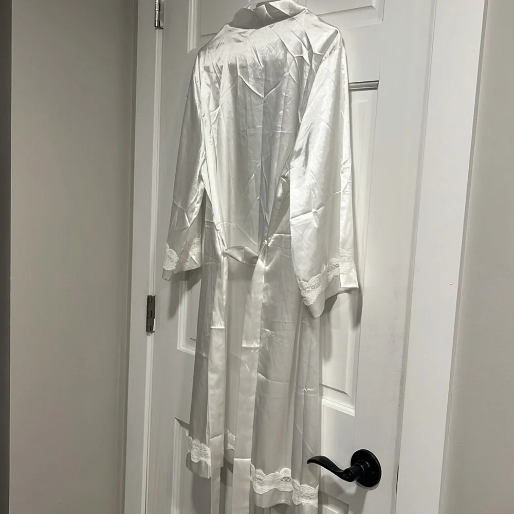 White Satiny Robe with Lace Detail Perfect for Brides Size Medium
